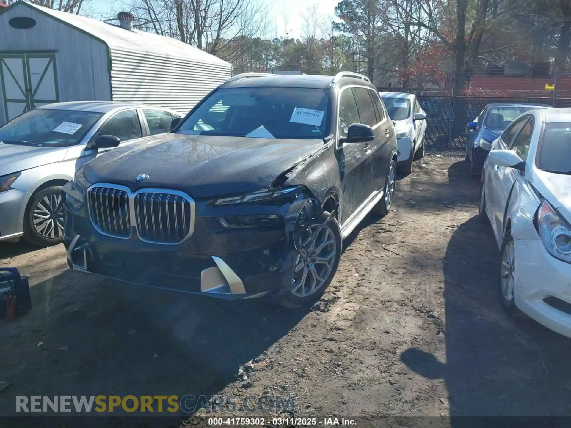2 Photograph of a damaged car 5UX23EM04S9Y17864 BMW X7 2025