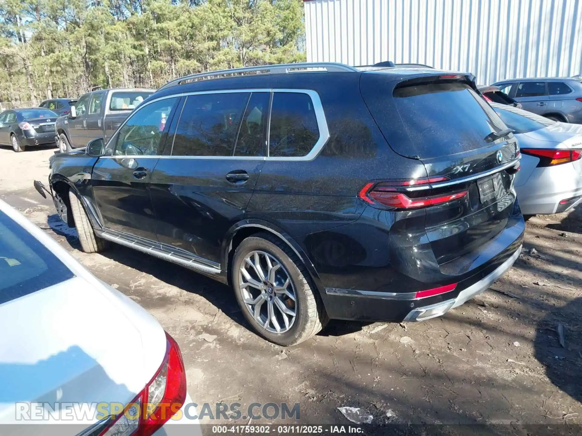3 Photograph of a damaged car 5UX23EM04S9Y17864 BMW X7 2025