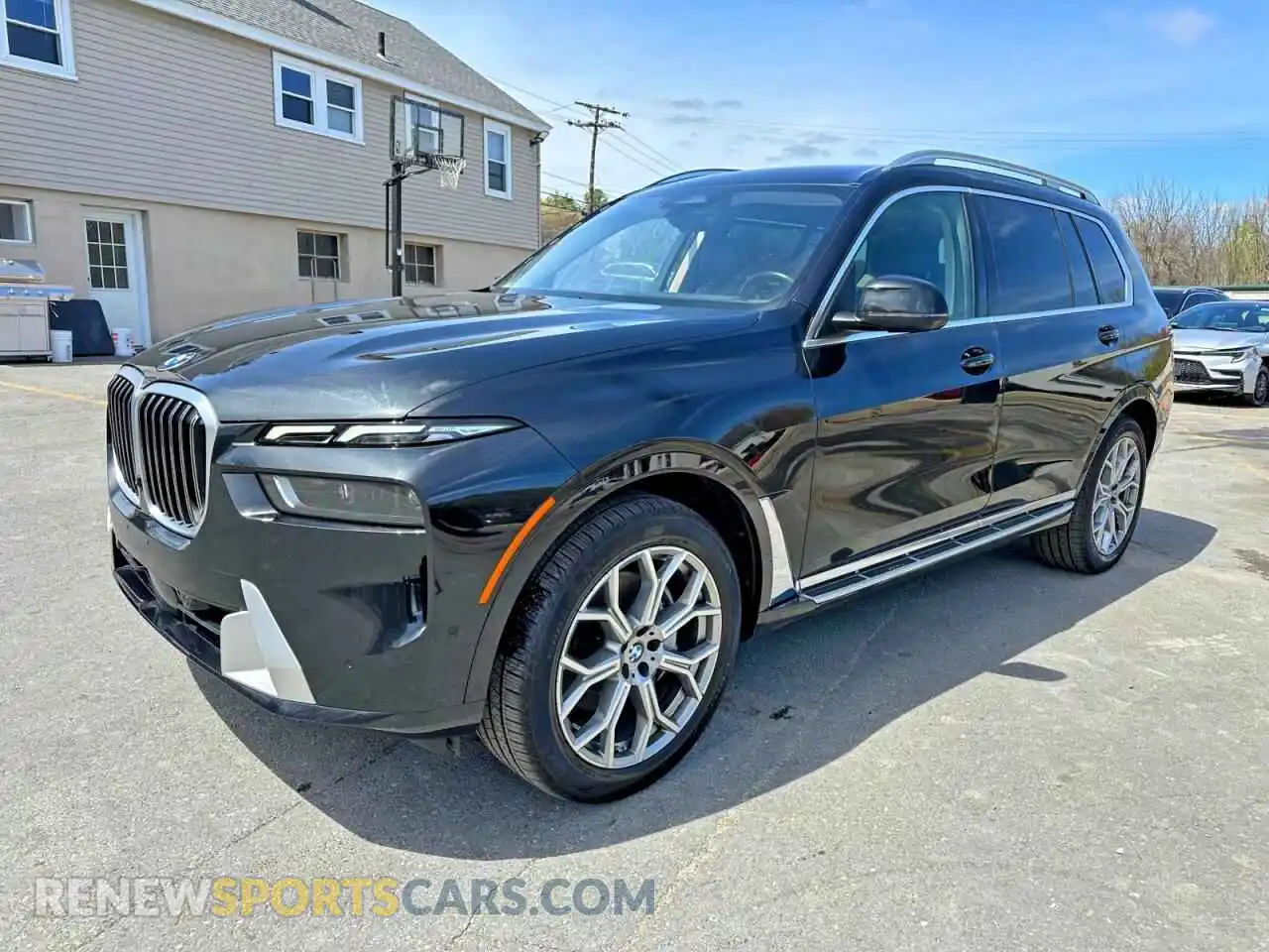 1 Photograph of a damaged car 5UX23EM04S9Y27987 BMW X7 2025