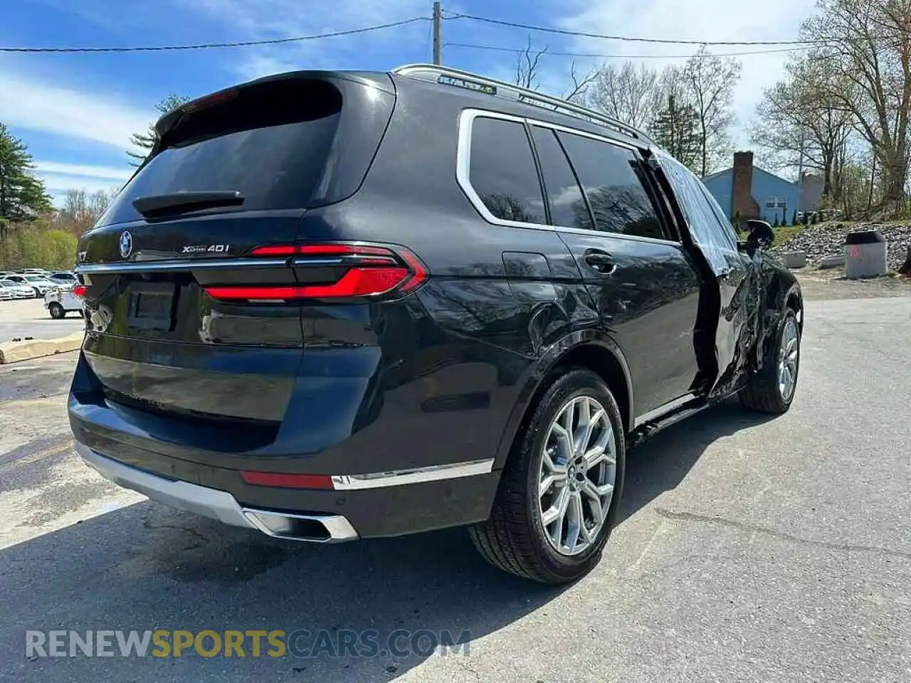 3 Photograph of a damaged car 5UX23EM04S9Y27987 BMW X7 2025