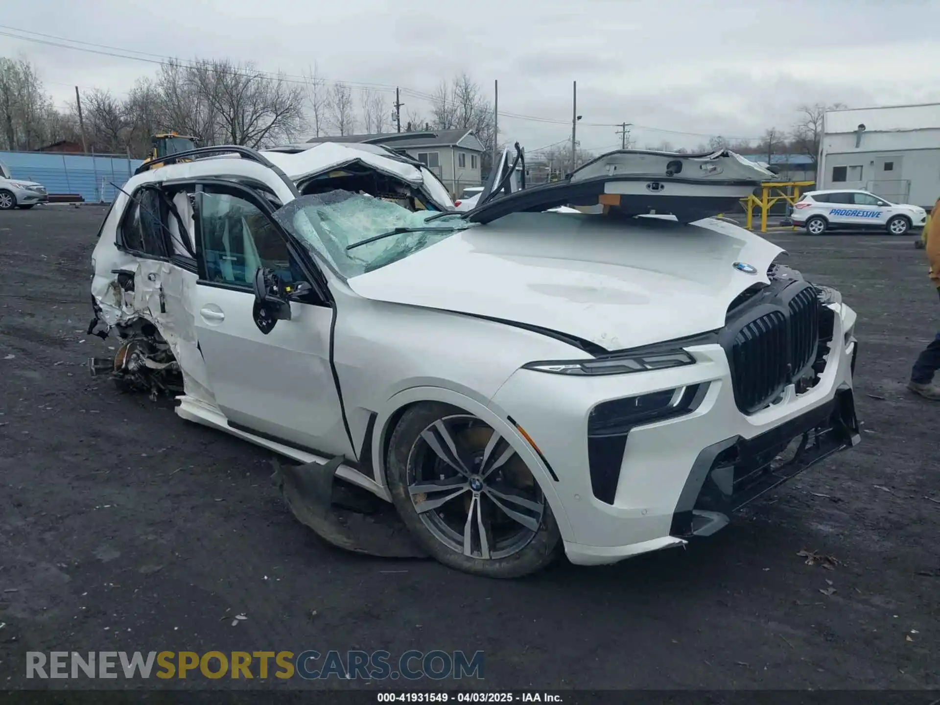 1 Photograph of a damaged car 5UX23EM04S9Z24025 BMW X7 2025