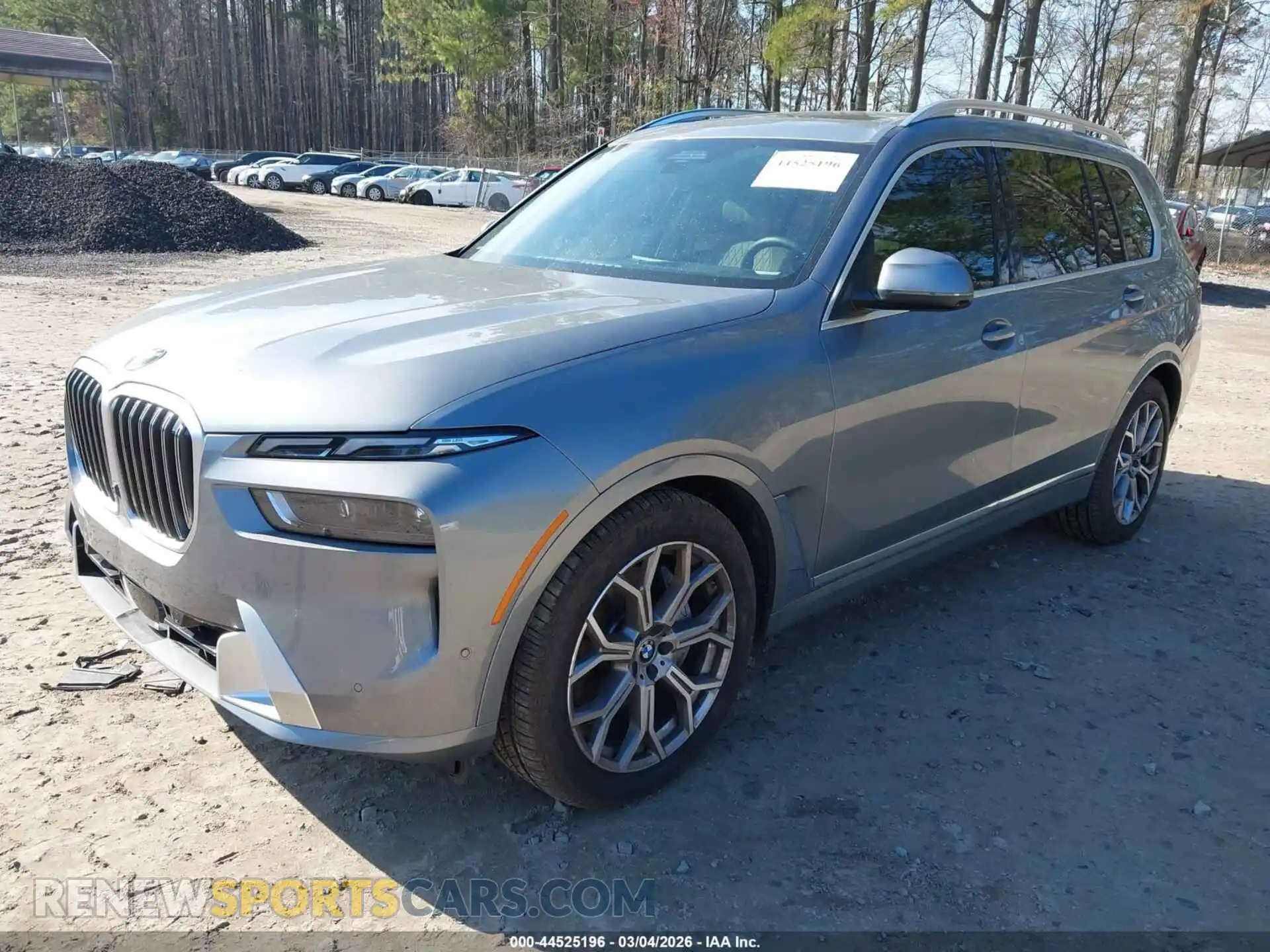2 fotografías del automóvil dañado 5UX23EM05S9000872 BMW X7 2025