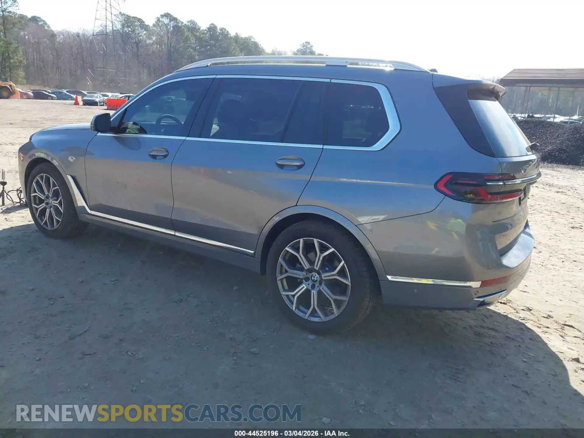 3 fotografías del automóvil dañado 5UX23EM05S9000872 BMW X7 2025