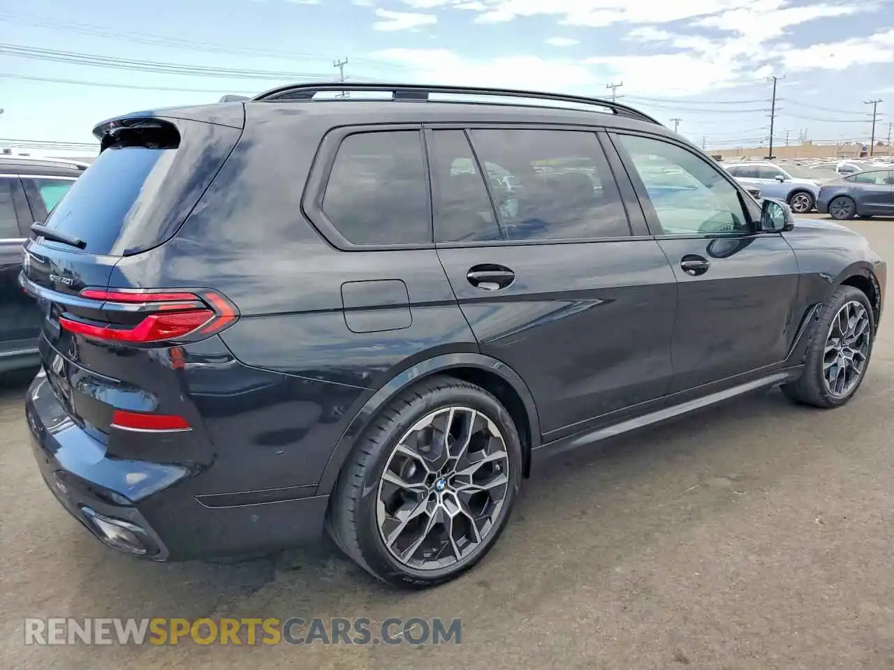 3 Photograph of a damaged car 5UX23EM05S9W26471 BMW X7 2025