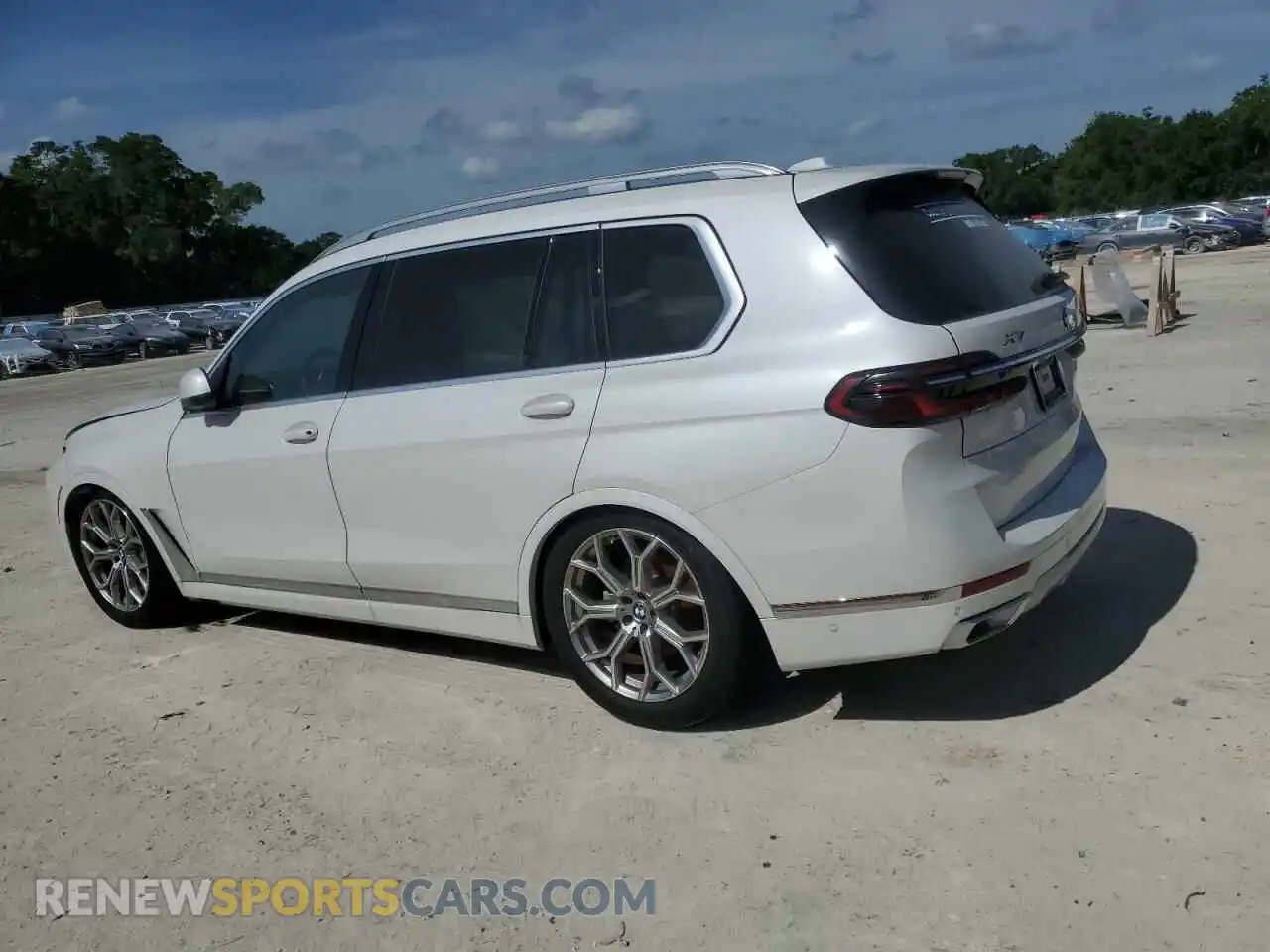2 Photograph of a damaged car 5UX23EM05S9W54965 BMW X7 2025