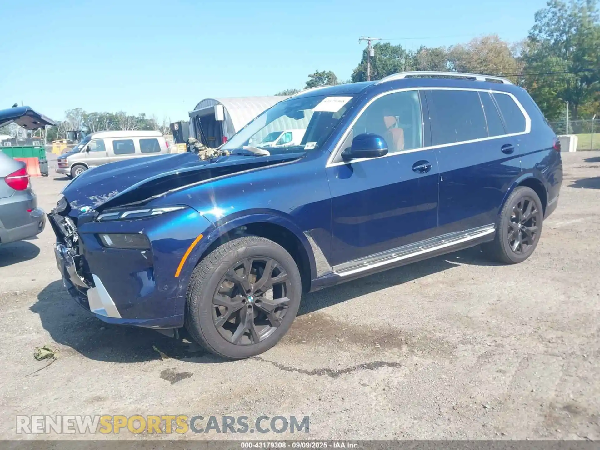2 Photograph of a damaged car 5UX23EM05S9W73161 BMW X7 2025