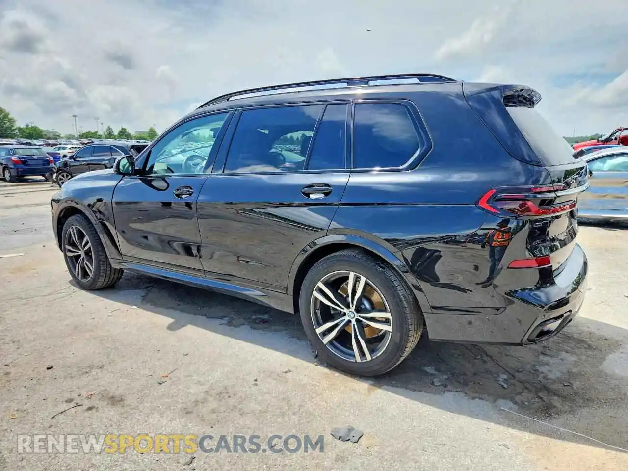 2 Photograph of a damaged car 5UX23EM05S9W78392 BMW X7 2025