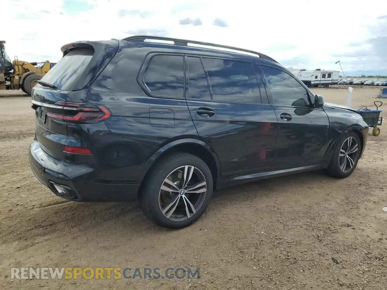3 Photograph of a damaged car 5UX23EM05S9X81702 BMW X7 2025