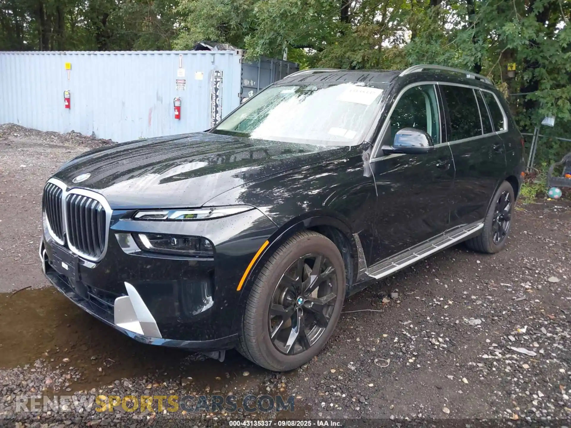 2 Photograph of a damaged car 5UX23EM05S9Z25748 BMW X7 2025