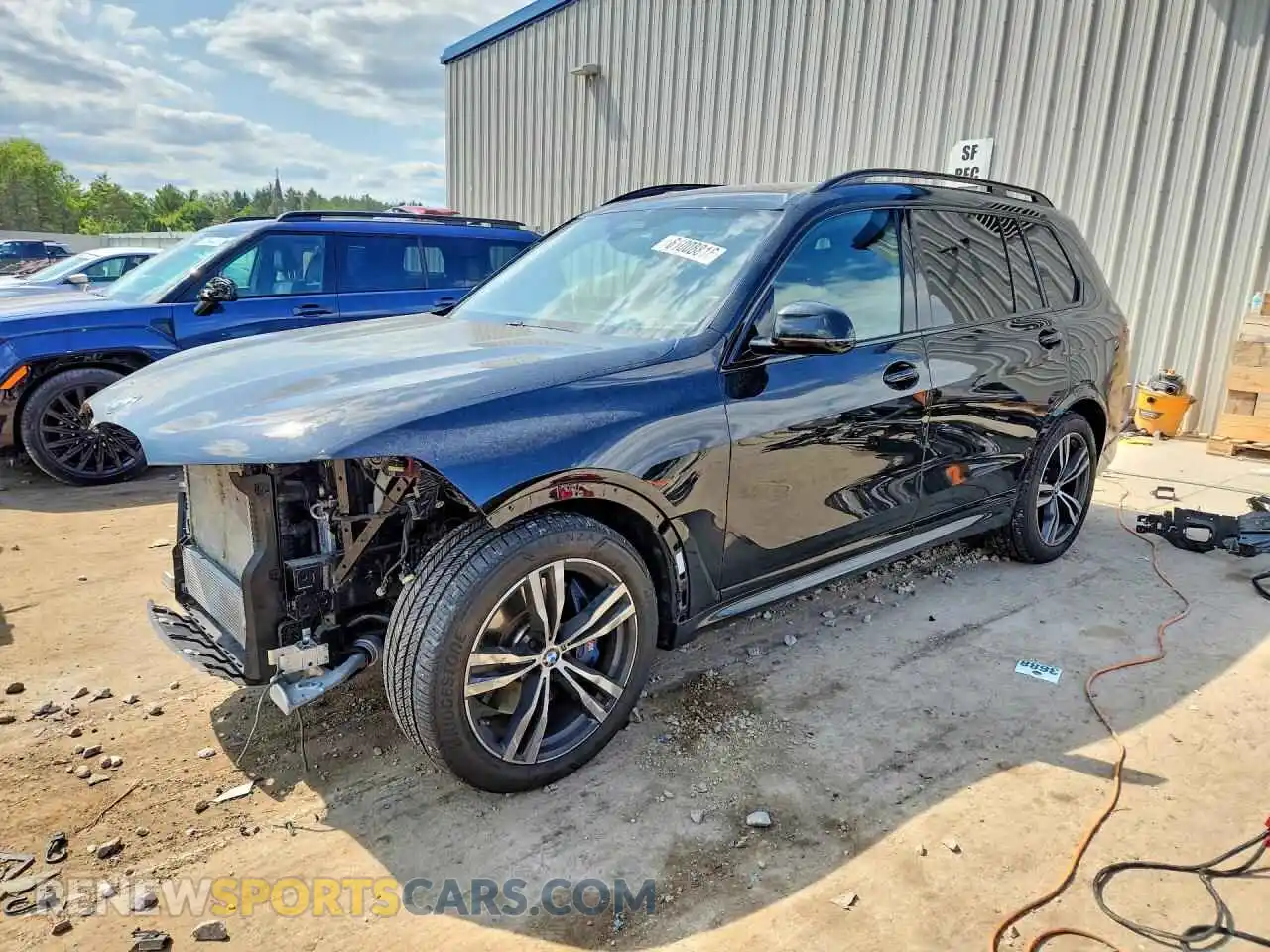 1 Photograph of a damaged car 5UX23EM06S9X05857 BMW X7 2025