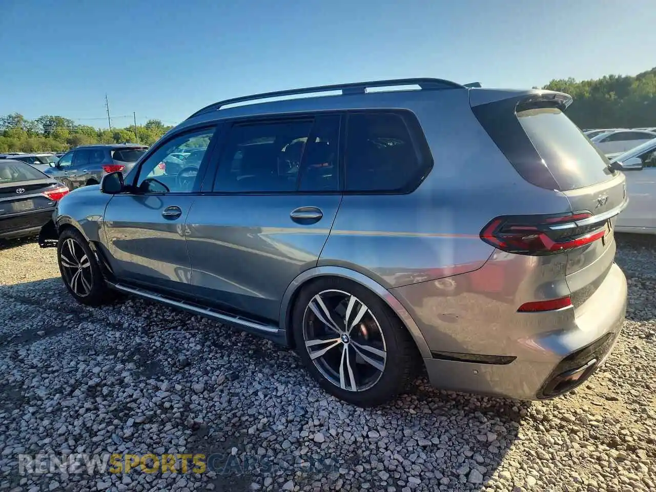 2 fotografías del automóvil dañado 5UX23EM06S9X80414 BMW X7 2025