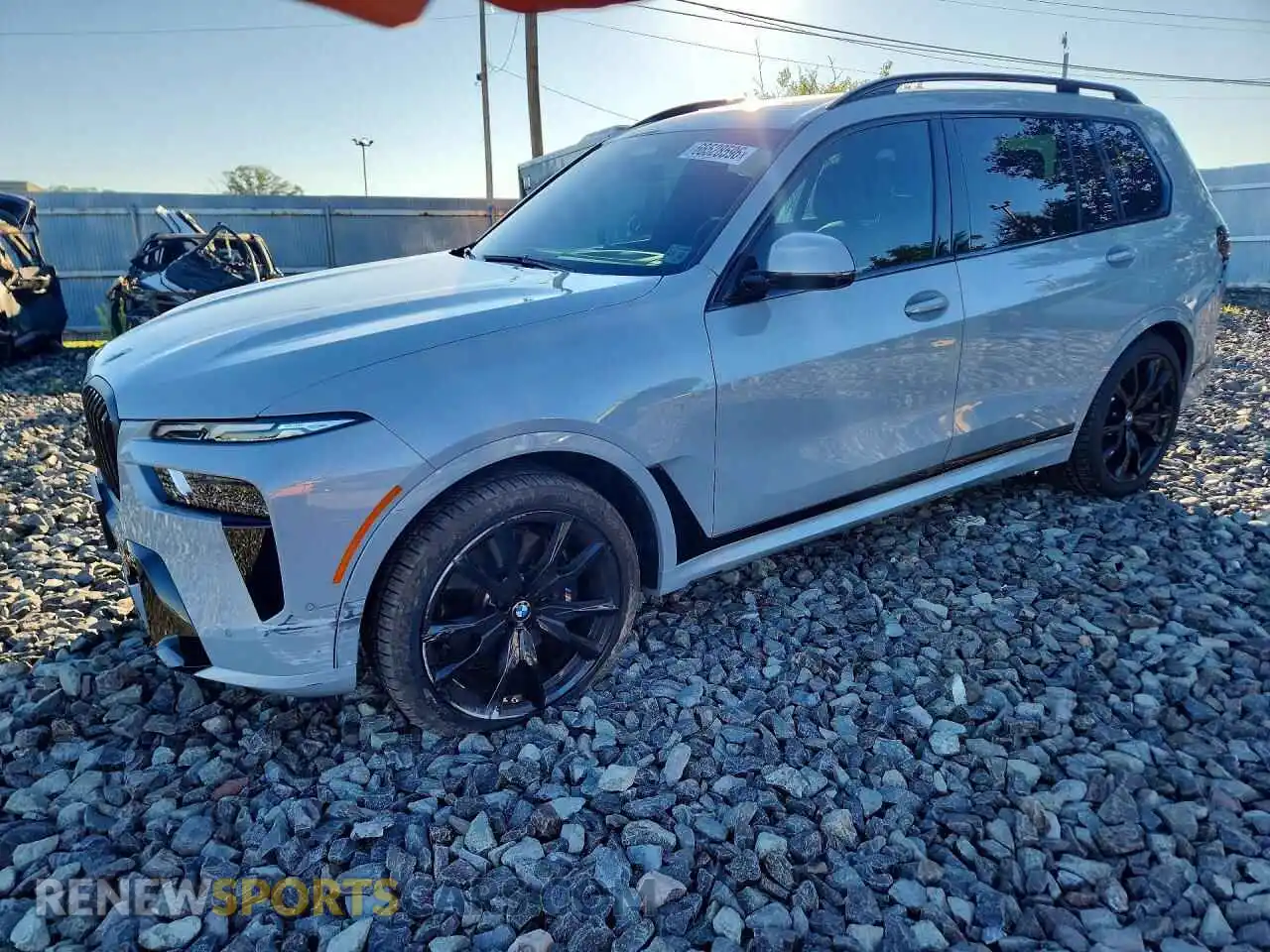 1 Photograph of a damaged car 5UX23EM06S9X92529 BMW X7 2025