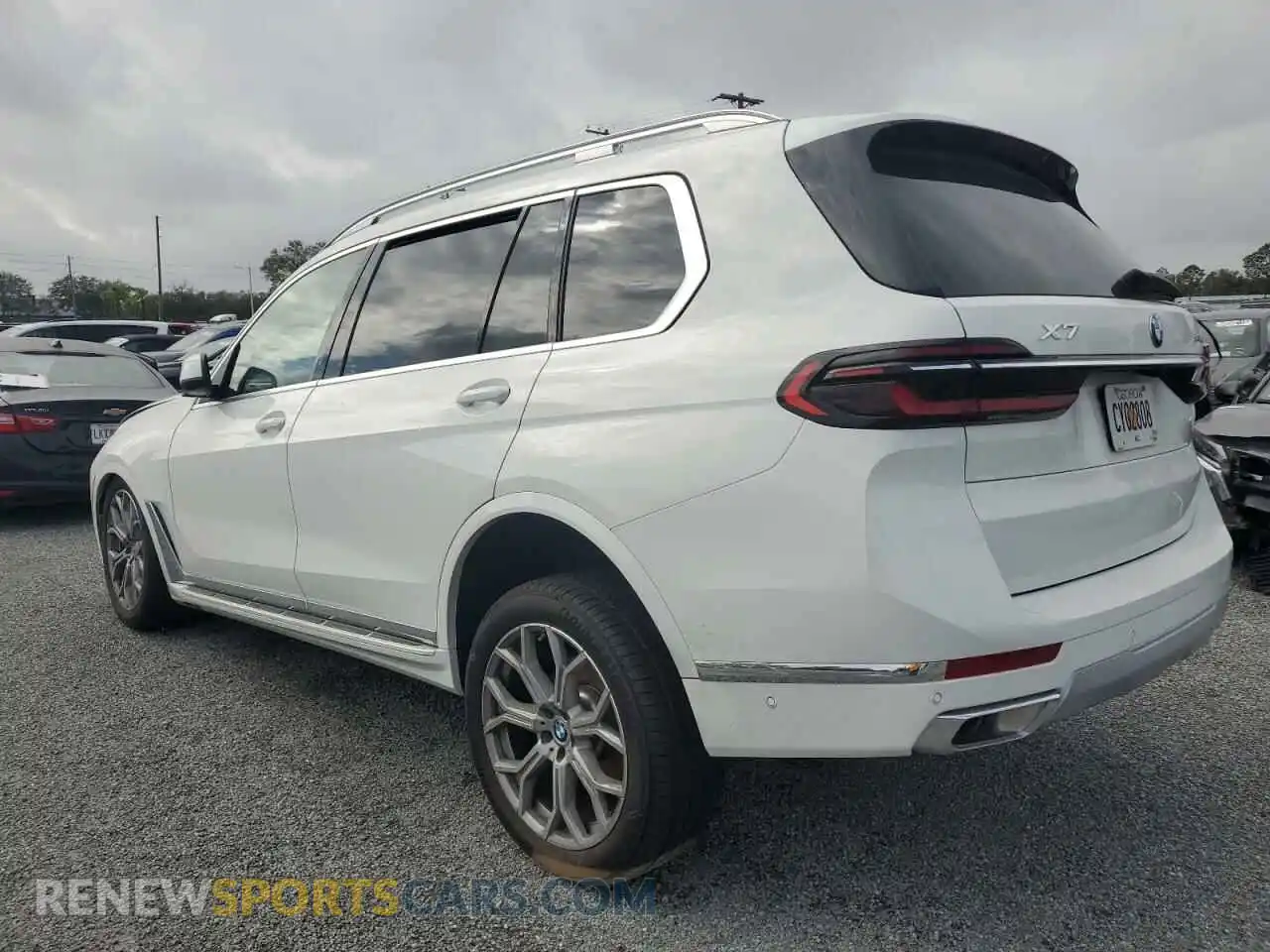 2 Photograph of a damaged car 5UX23EM06S9X93597 BMW X7 2025