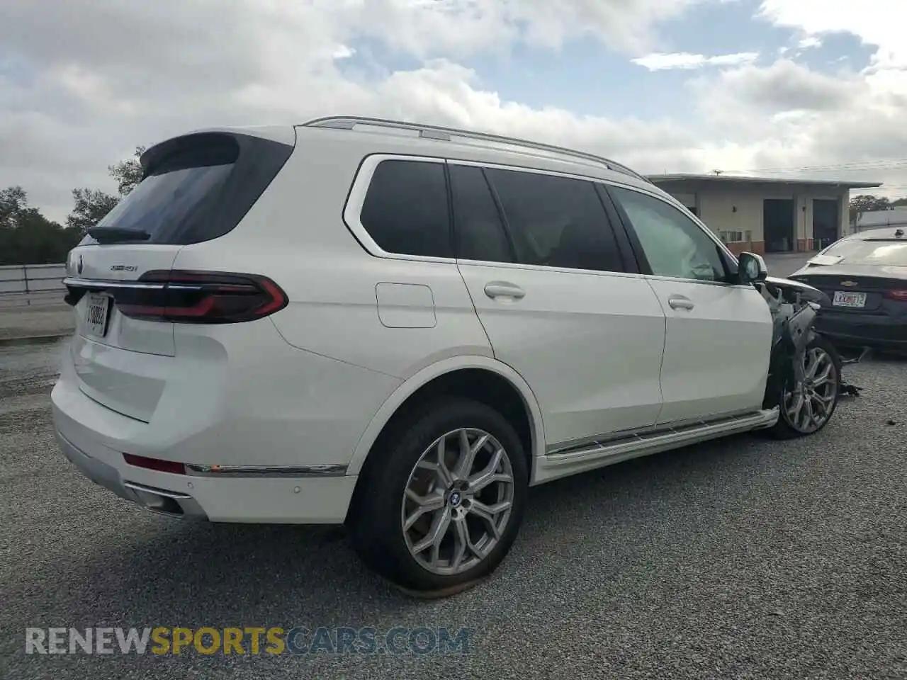 3 Photograph of a damaged car 5UX23EM06S9X93597 BMW X7 2025
