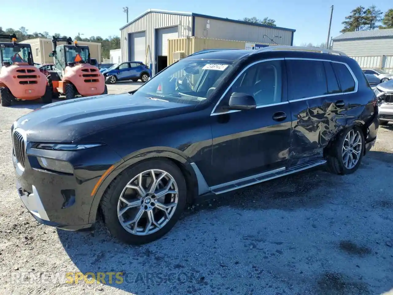 1 Photograph of a damaged car 5UX23EM06S9X94538 BMW X7 2025