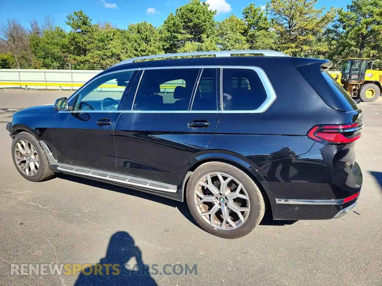 2 Фотография поврежденного автомобиля 5UX23EM06S9Y27408 BMW X7 2025