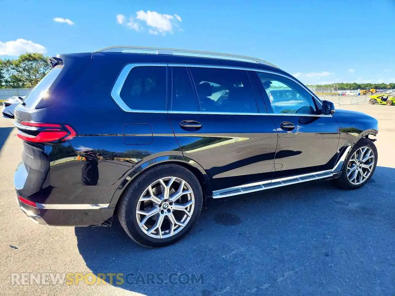 3 Фотография поврежденного автомобиля 5UX23EM06S9Y27408 BMW X7 2025