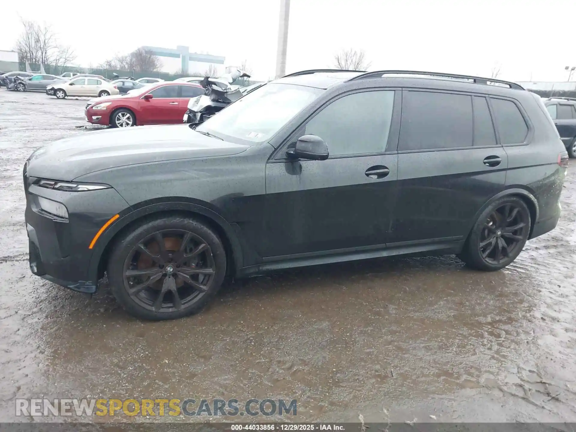 2 Photograph of a damaged car 5UX23EM07S9X63640 BMW X7 2025