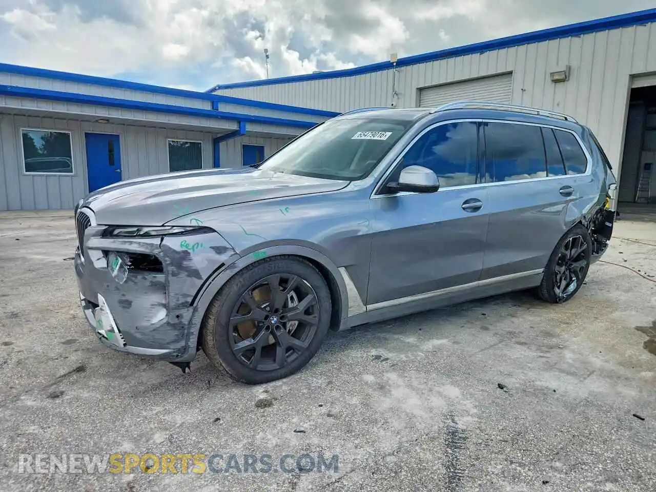 1 Фотография поврежденного автомобиля 5UX23EM07S9Y16546 BMW X7 2025