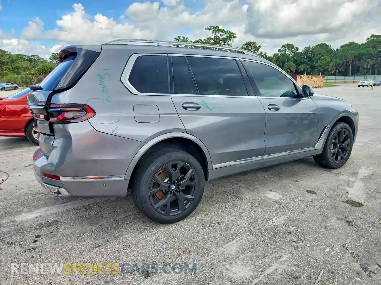 3 Фотография поврежденного автомобиля 5UX23EM07S9Y16546 BMW X7 2025