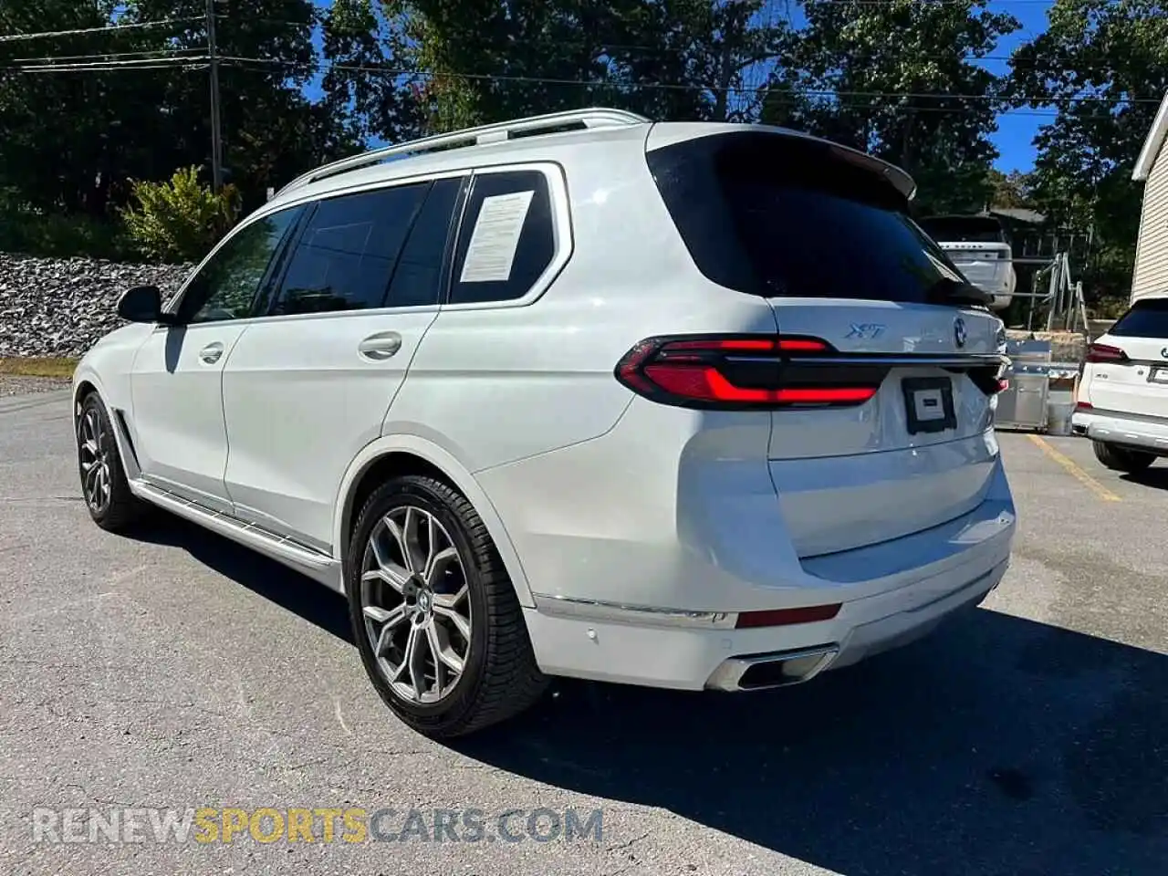 2 Photograph of a damaged car 5UX23EM07S9Y26932 BMW X7 2025