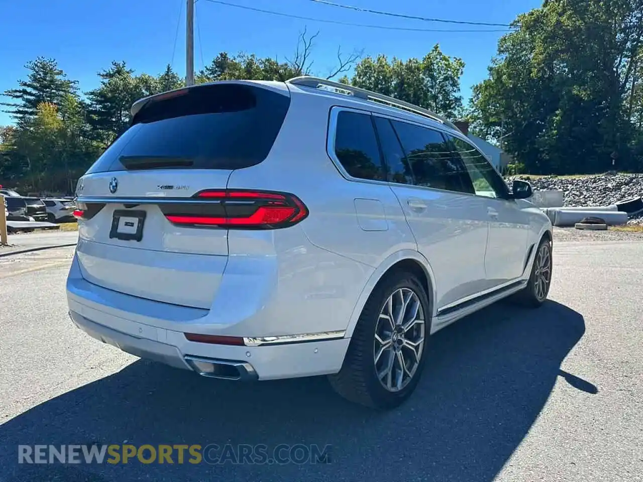 3 Photograph of a damaged car 5UX23EM07S9Y26932 BMW X7 2025