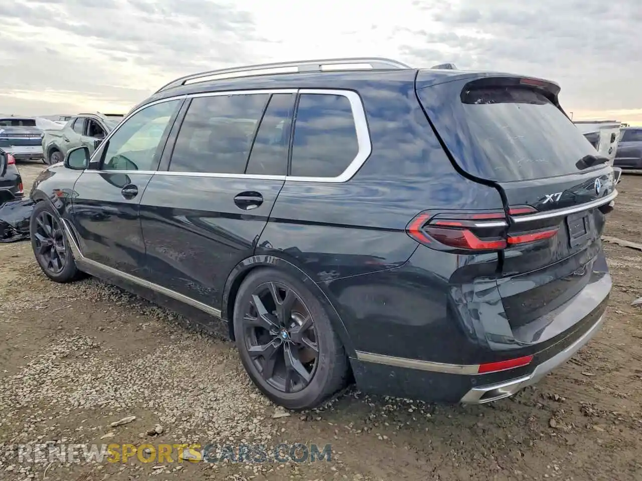 2 Photograph of a damaged car 5UX23EM07S9Z37299 BMW X7 2025