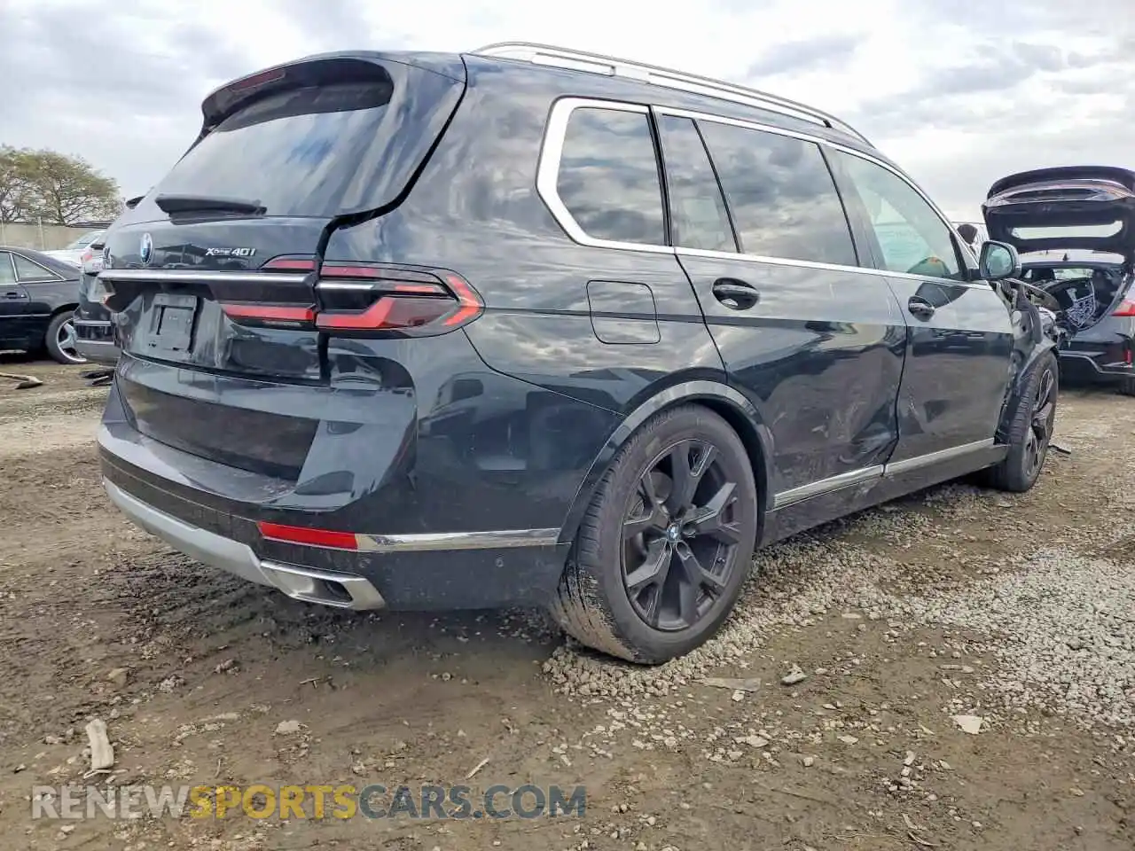 3 Photograph of a damaged car 5UX23EM07S9Z37299 BMW X7 2025