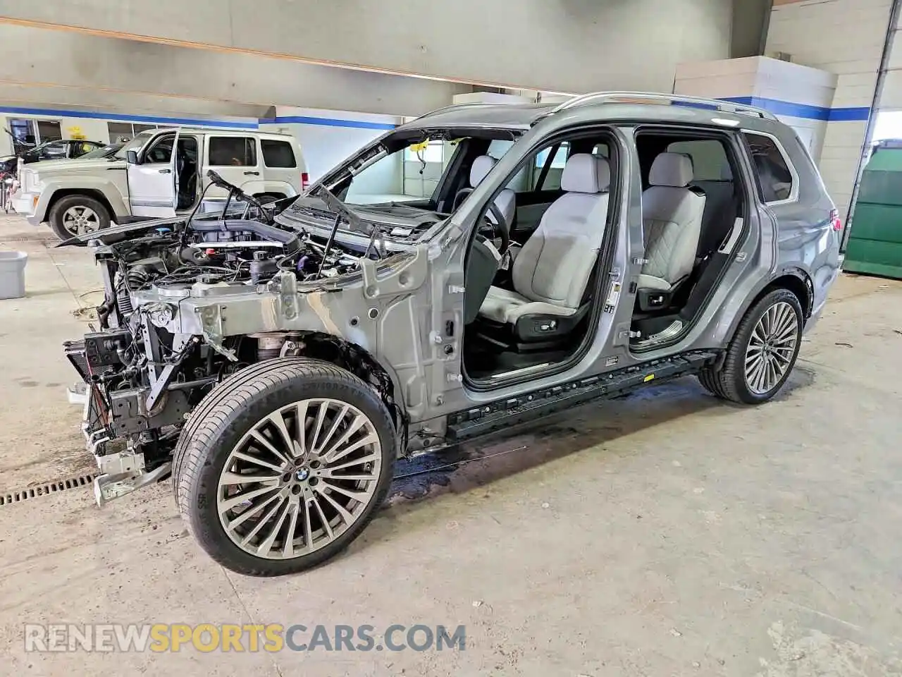 1 Фотография поврежденного автомобиля 5UX23EM07S9Z89841 BMW X7 2025