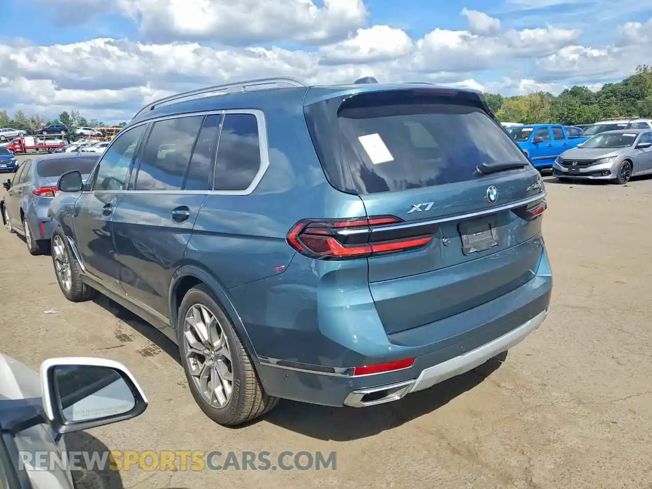 2 Photograph of a damaged car 5UX23EM08S9W46164 BMW X7 2025