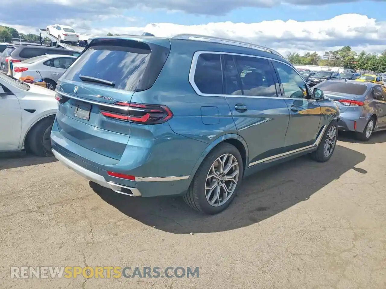 3 Photograph of a damaged car 5UX23EM08S9W46164 BMW X7 2025