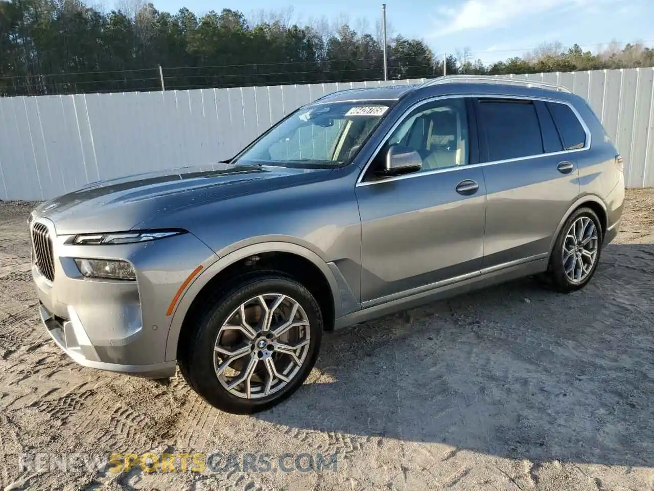 1 Photograph of a damaged car 5UX23EM08S9W68178 BMW X7 2025