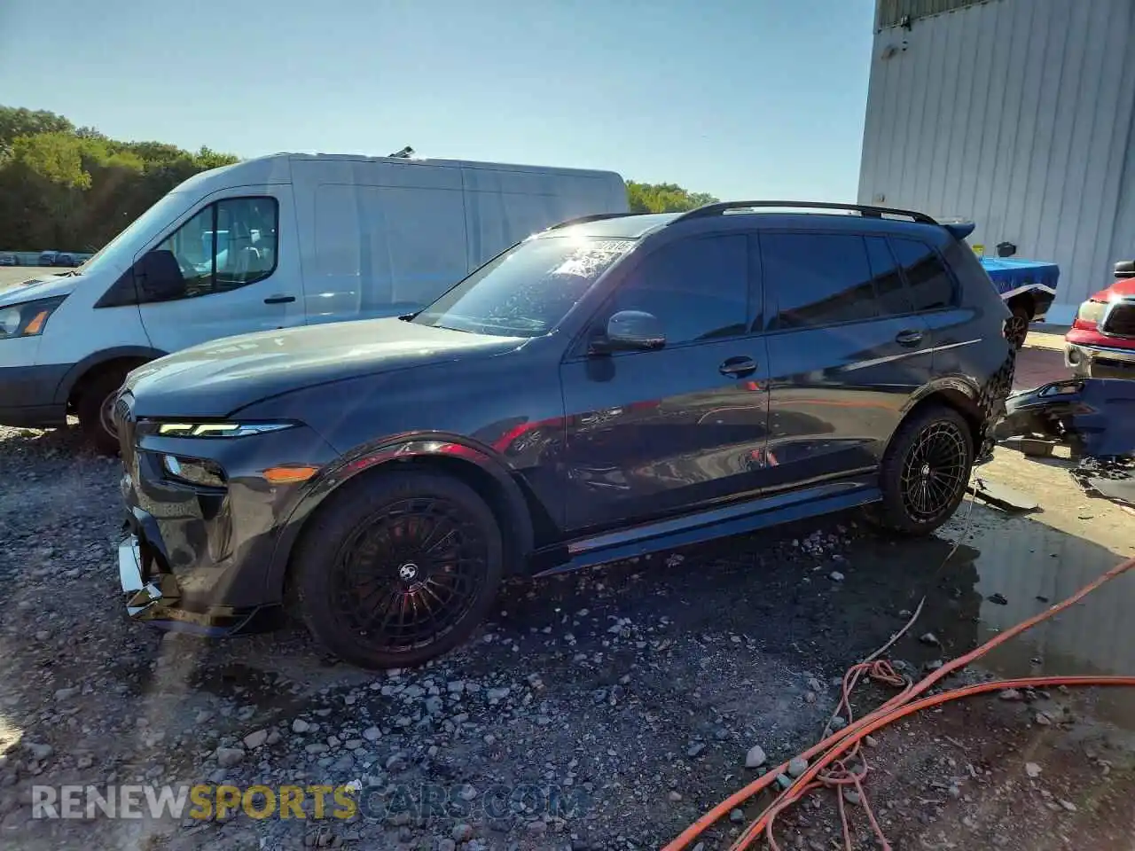 1 fotografías del automóvil dañado 5UX23EM08S9Y82748 BMW X7 2025