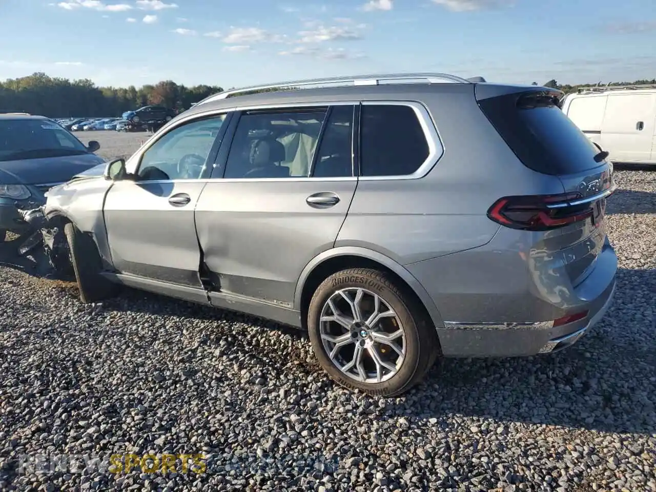 2 Photograph of a damaged car 5UX23EM08S9Z51020 BMW X7 2025