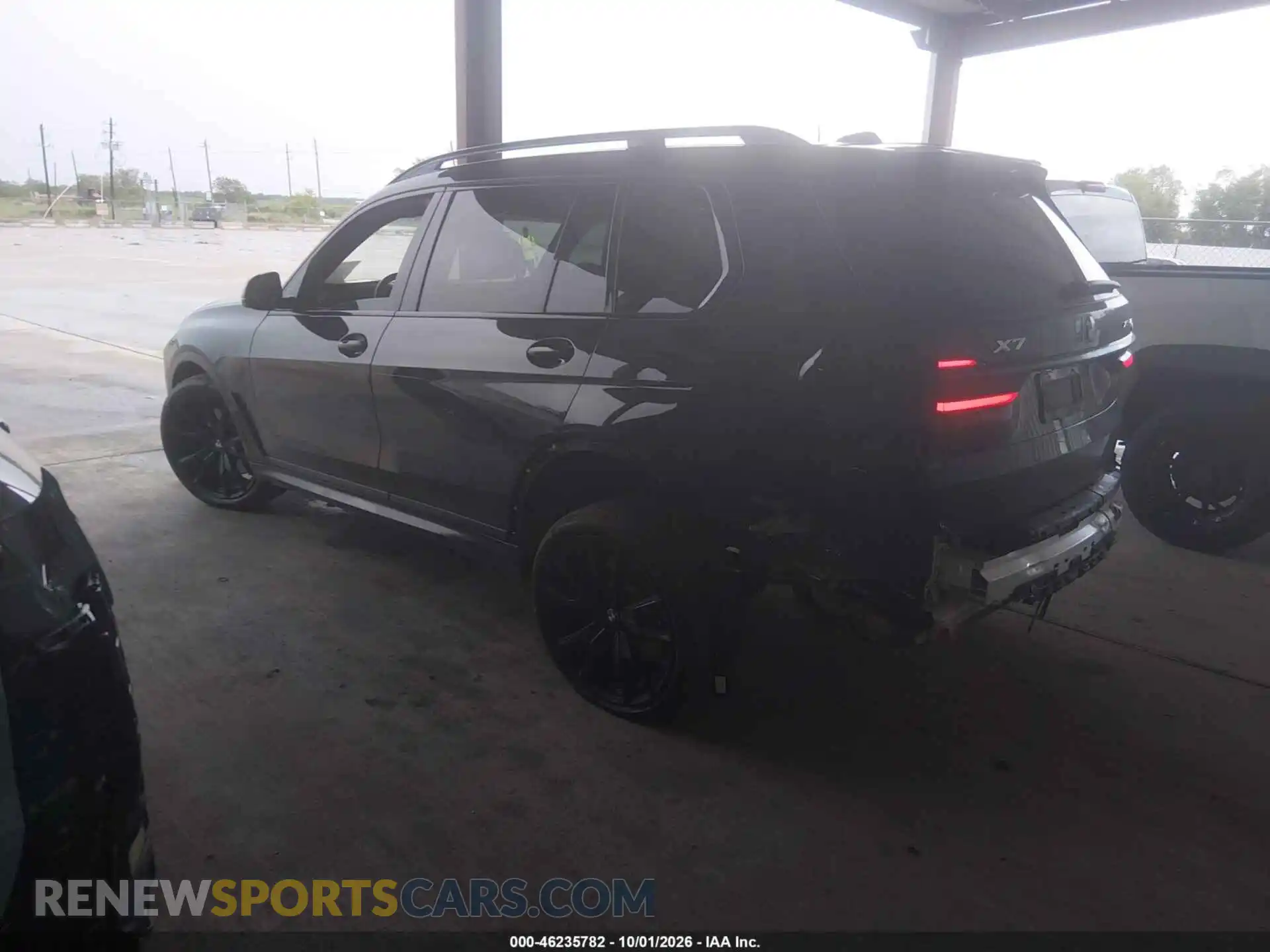 3 fotografías del automóvil dañado 5UX23EM09S9W29213 BMW X7 2025