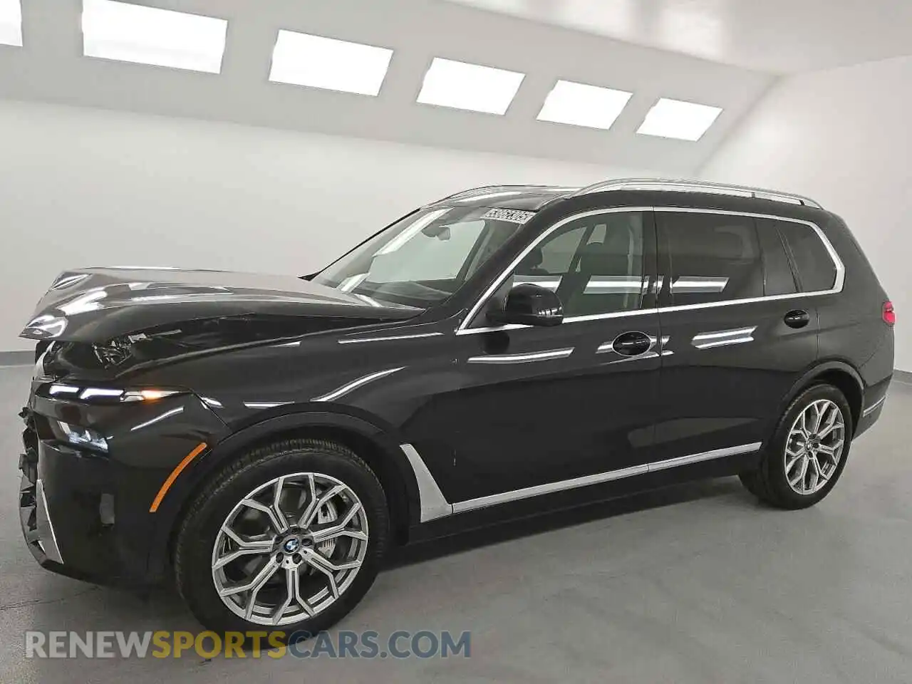 1 Photograph of a damaged car 5UX23EM09S9X05528 BMW X7 2025