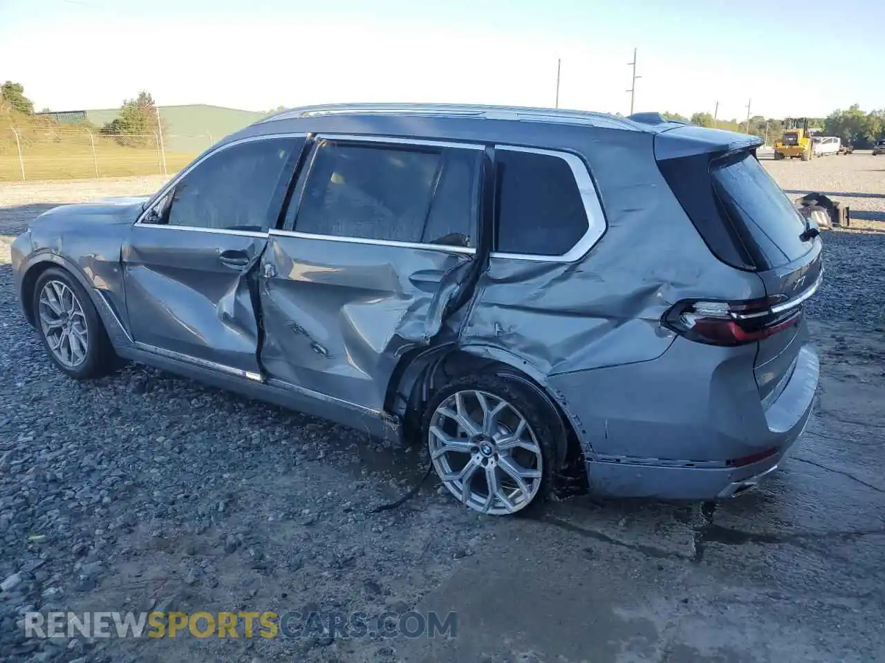 2 Photograph of a damaged car 5UX23EM09S9X62232 BMW X7 2025