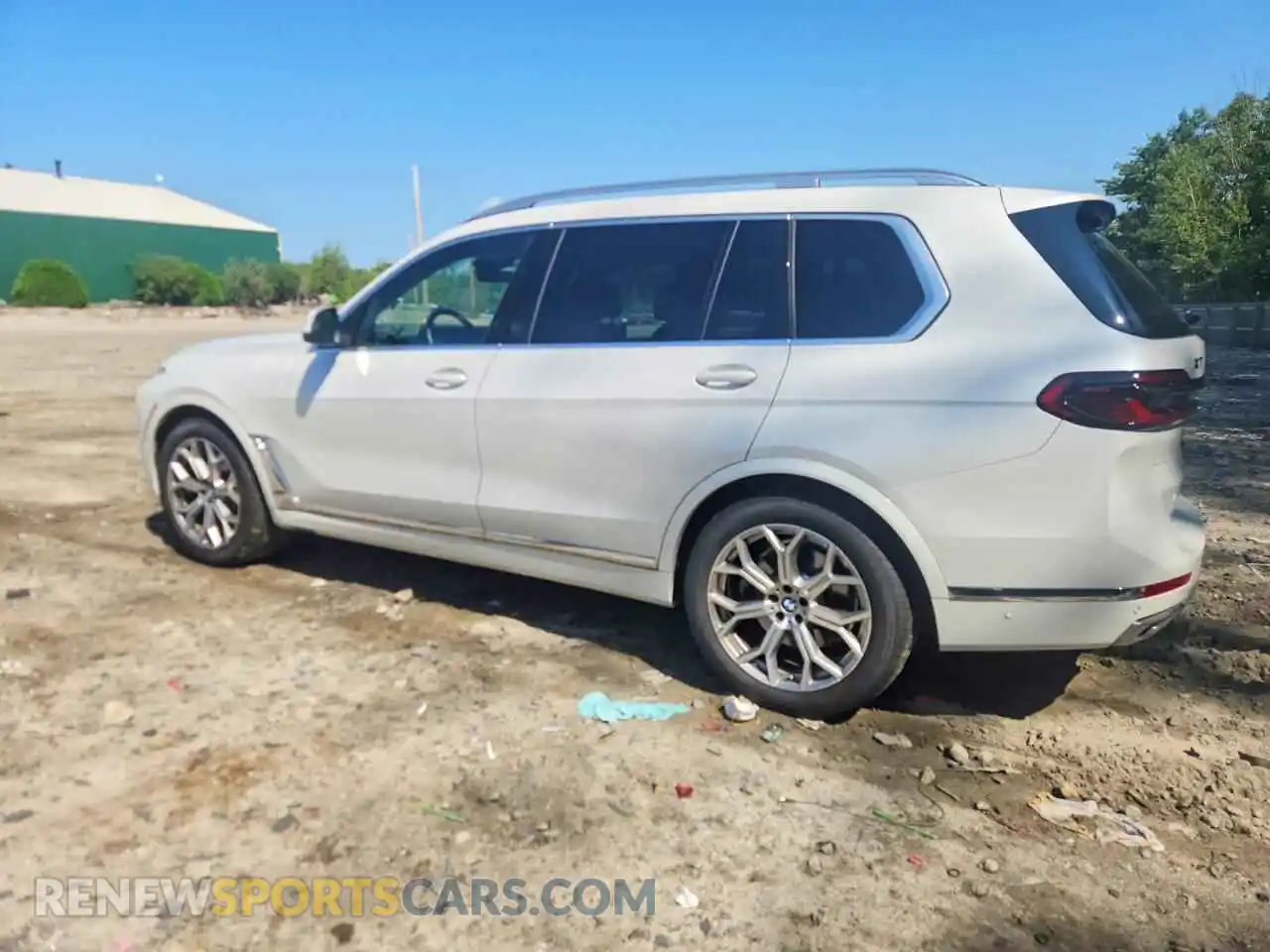 2 Photograph of a damaged car 5UX23EM09S9Y85156 BMW X7 2025
