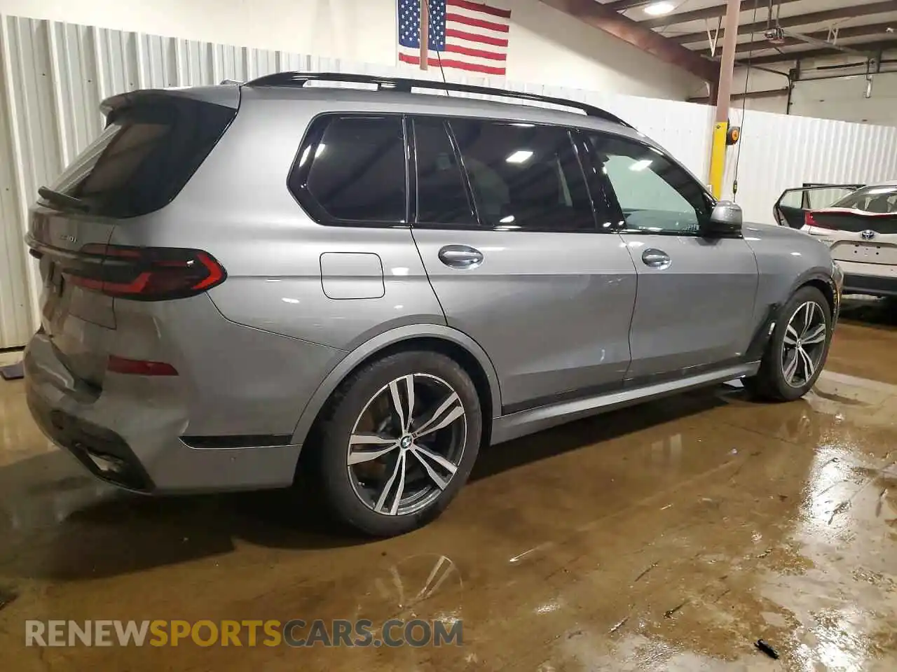 3 Photograph of a damaged car 5UX23EM09S9Z90117 BMW X7 2025