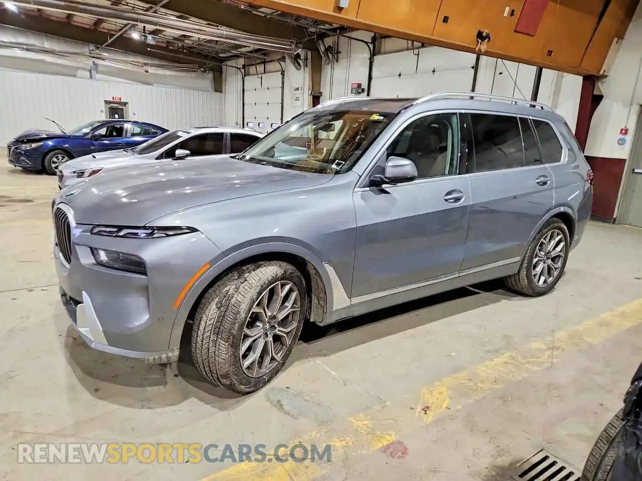 1 Photograph of a damaged car 5UX23EM0XS9W26871 BMW X7 2025