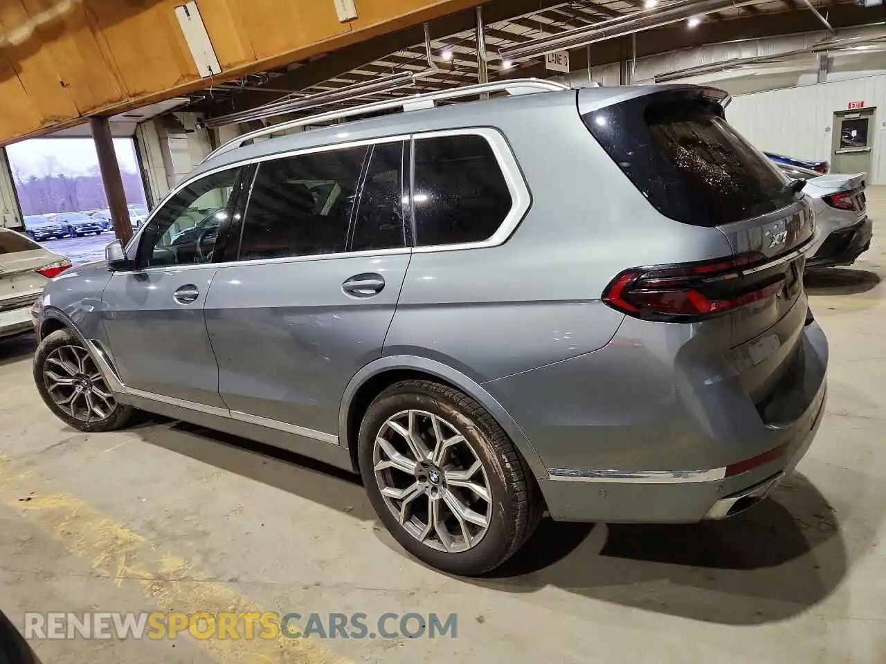 2 Photograph of a damaged car 5UX23EM0XS9W26871 BMW X7 2025