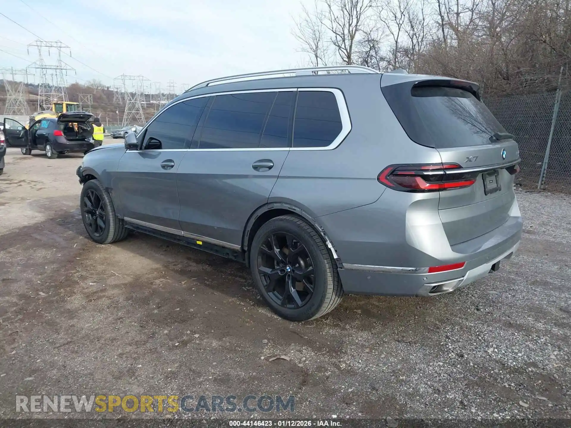 3 Photograph of a damaged car 5UX23EM0XS9W52094 BMW X7 2025