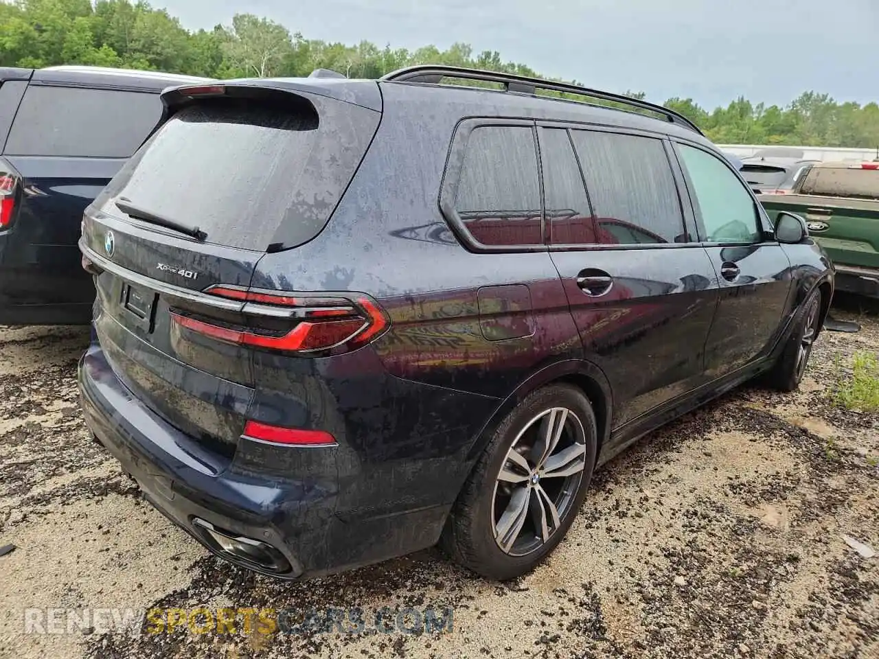 3 Photograph of a damaged car 5UX23EM0XS9W82485 BMW X7 2025