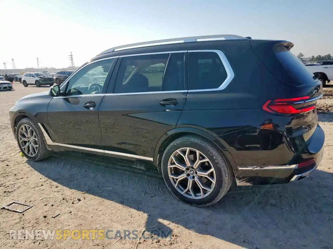 2 Photograph of a damaged car 5UX23EM0XS9X16442 BMW X7 2025