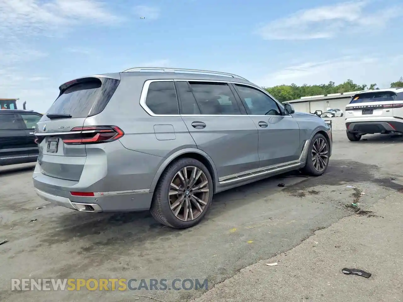 3 fotografías del automóvil dañado 5UX23EM0XS9X81257 BMW X7 2025