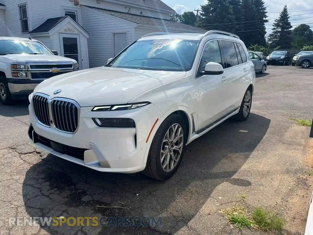 1 Photograph of a damaged car 5UX23EM0XS9X97121 BMW X7 2025