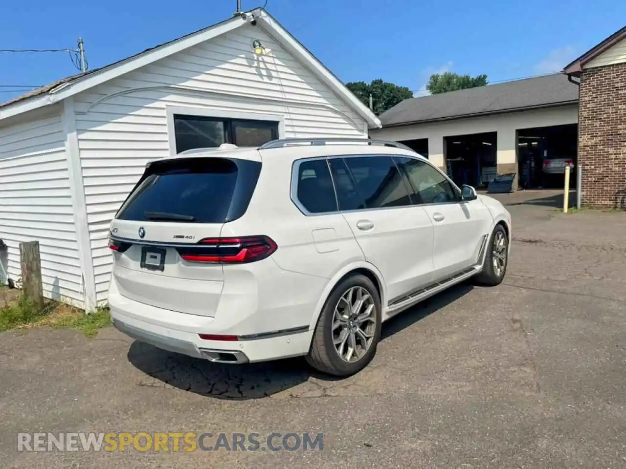 3 Photograph of a damaged car 5UX23EM0XS9X97121 BMW X7 2025