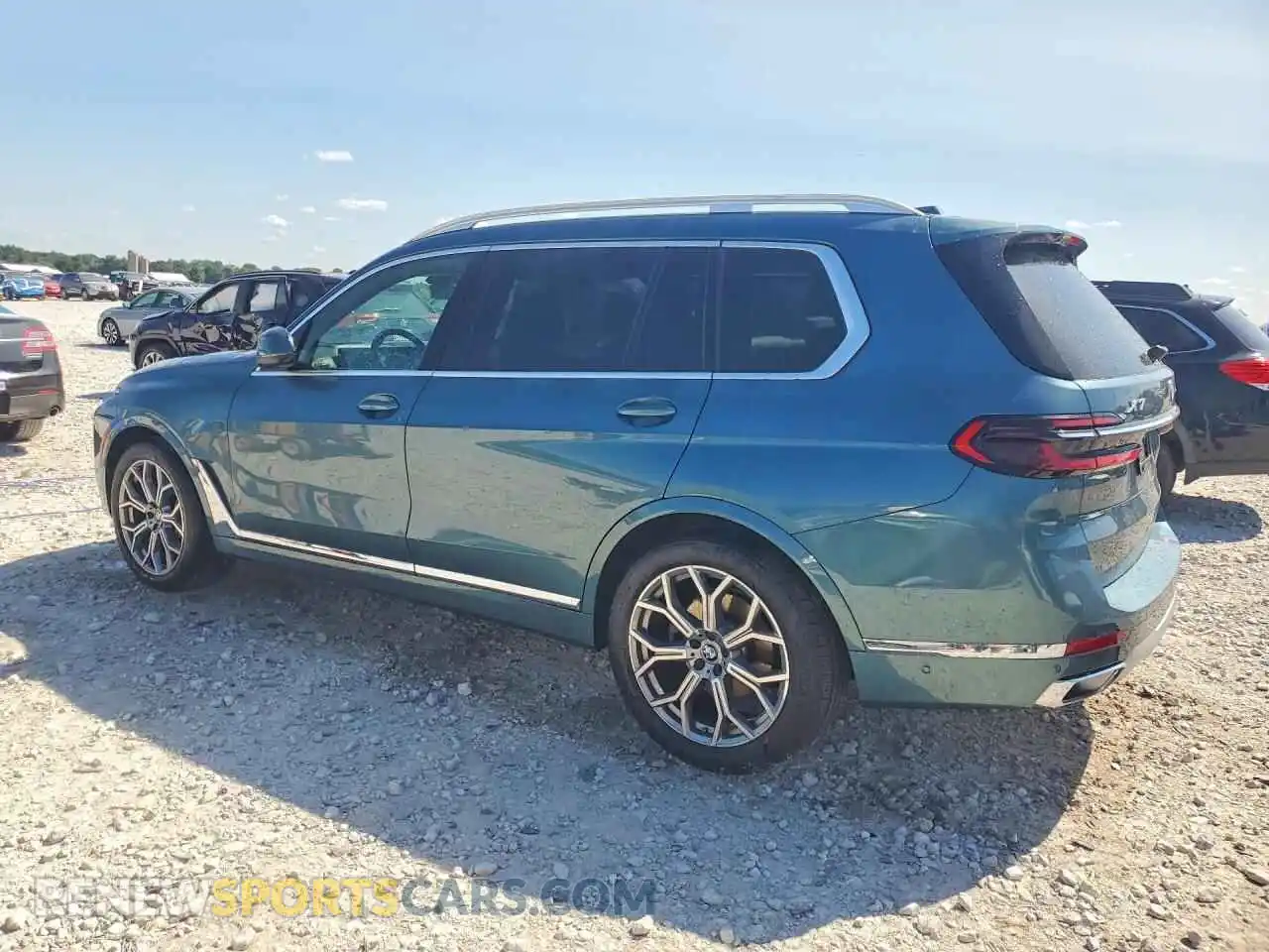 2 fotografías del automóvil dañado 5UX23EM0XS9Y24916 BMW X7 2025