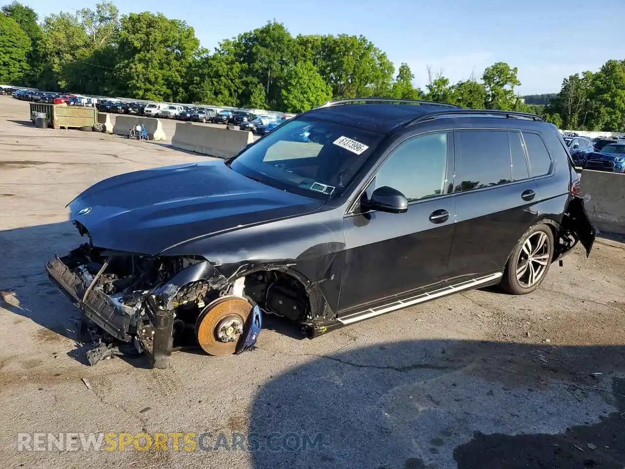 1 Photograph of a damaged car 5UX23EM0XS9Y26777 BMW X7 2025