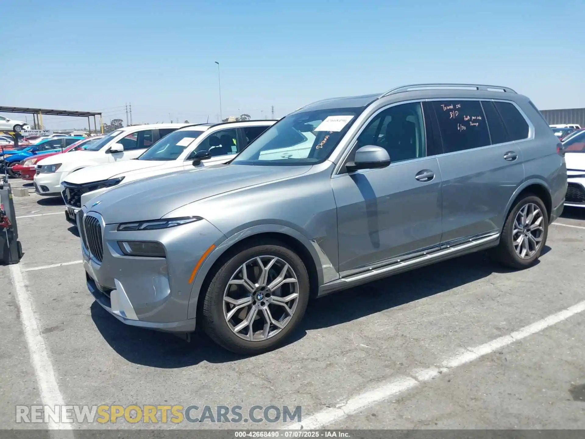 2 Фотография поврежденного автомобиля 5UX23EM0XS9Z20061 BMW X7 2025